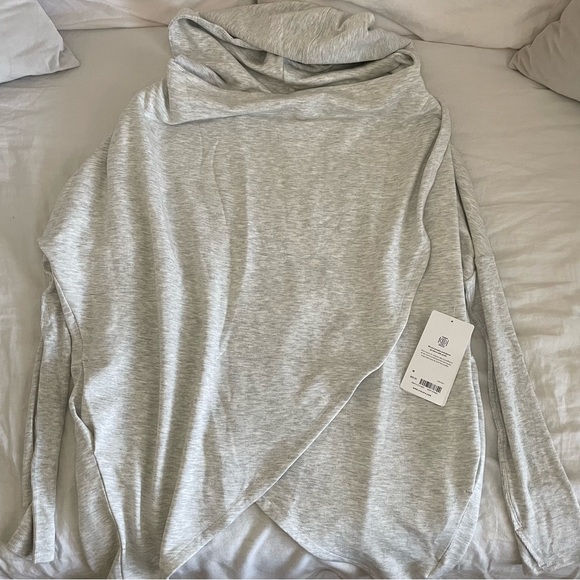 NWT Athleta Purana Wrap Sweatshirt Light Grey Heather - Picture 5 of 17